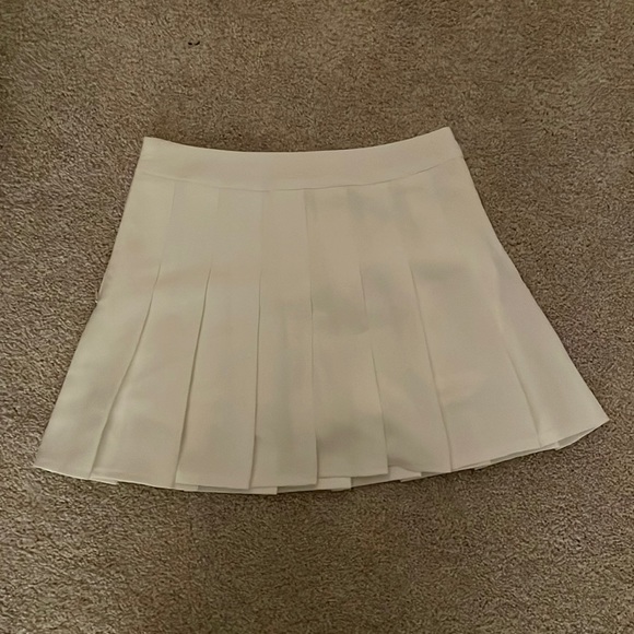Dresses & Skirts - Like New White Pleated Tennis Skirt